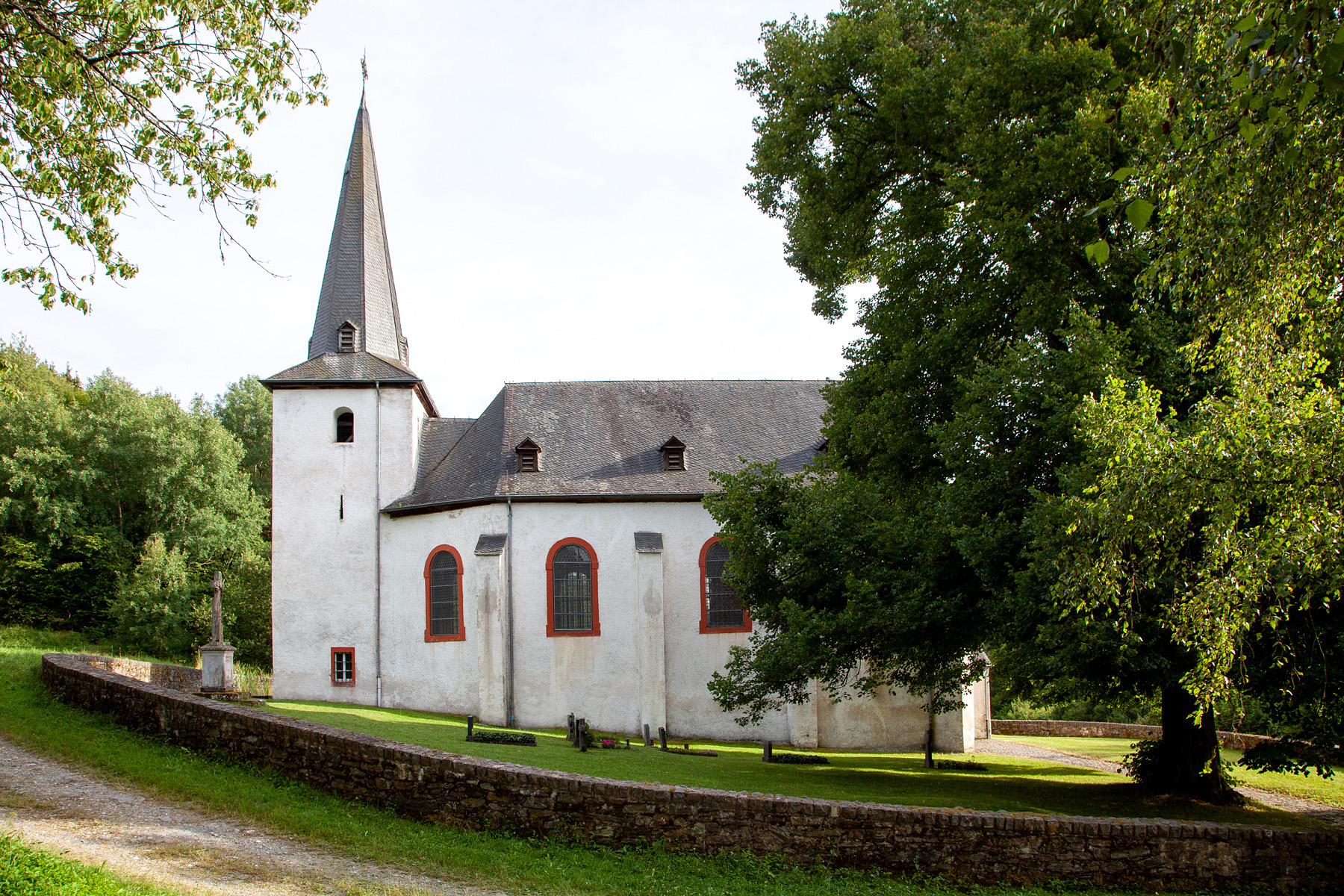 Walholzkirche_Weiperath_v1_Lothar_Franz_1800x1200